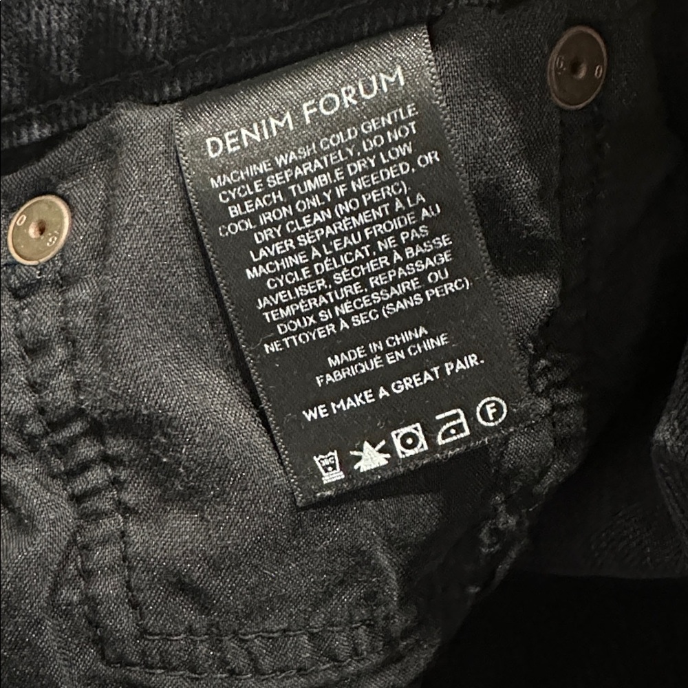 Aritzia Denim Forum The Yoko High Rise Slim 28L | Black Eyeliner - Picture 14 of 15